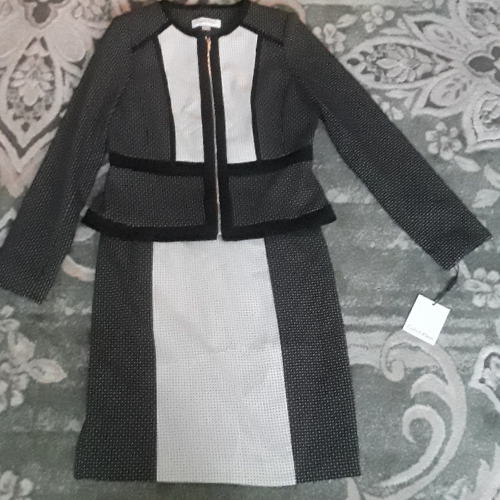 Calvin Klein two-piece women's petite suit